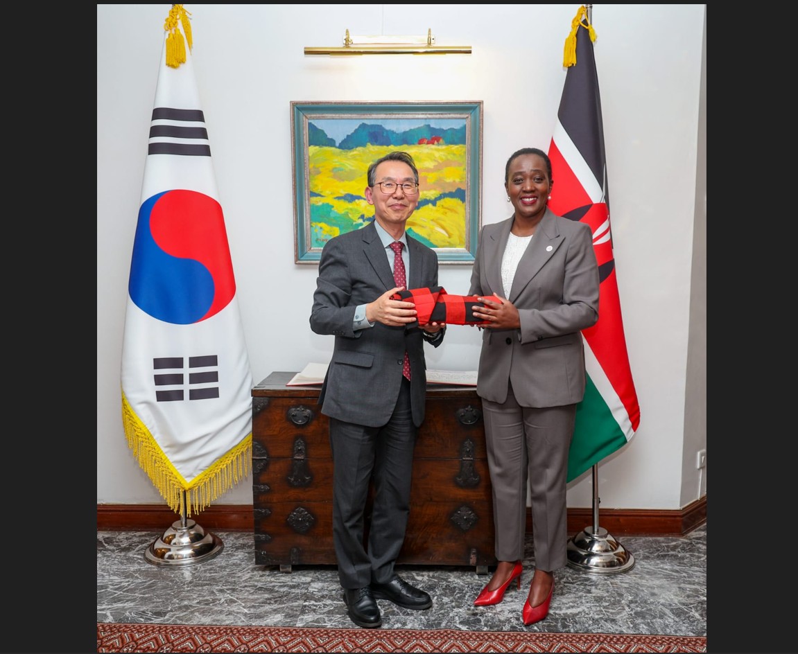 케냐 국방장관 초청 관저 만찬